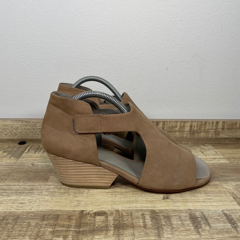 Eileen Fisher Nubuck Cutout Block Heeled Peep Toe Sandals Tan Women 10 Hook Loop